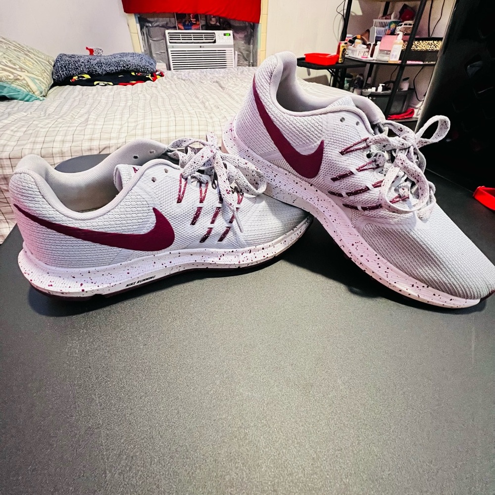 💥SOLD💥 nike run swift se
